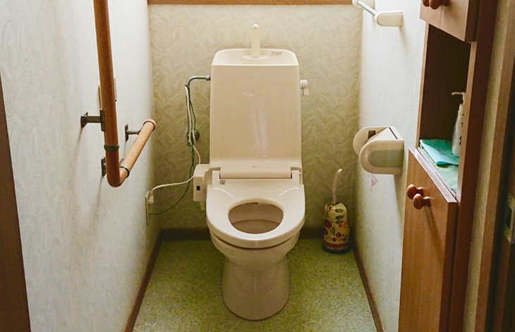 【便座のみ交換の際の注意点】　一体型トイレ